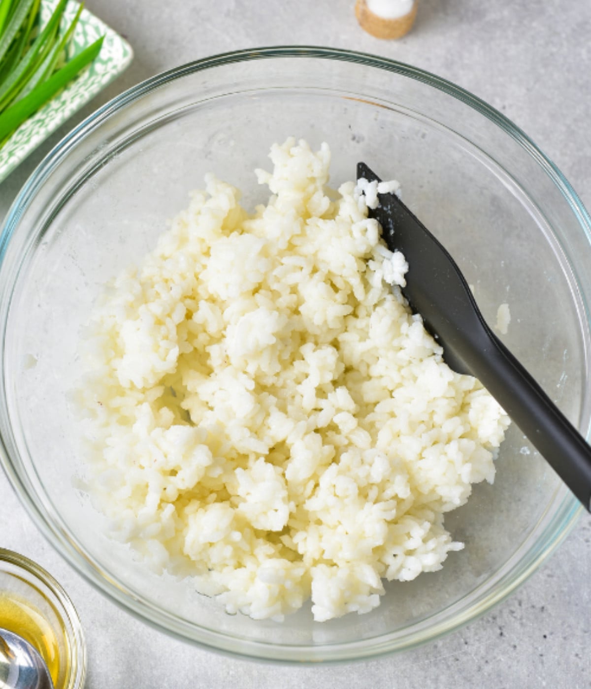 Cooked white rice in a glass.