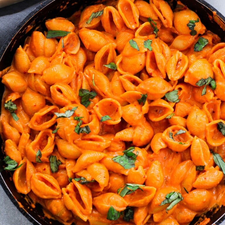 gigihadid pasta in pan.