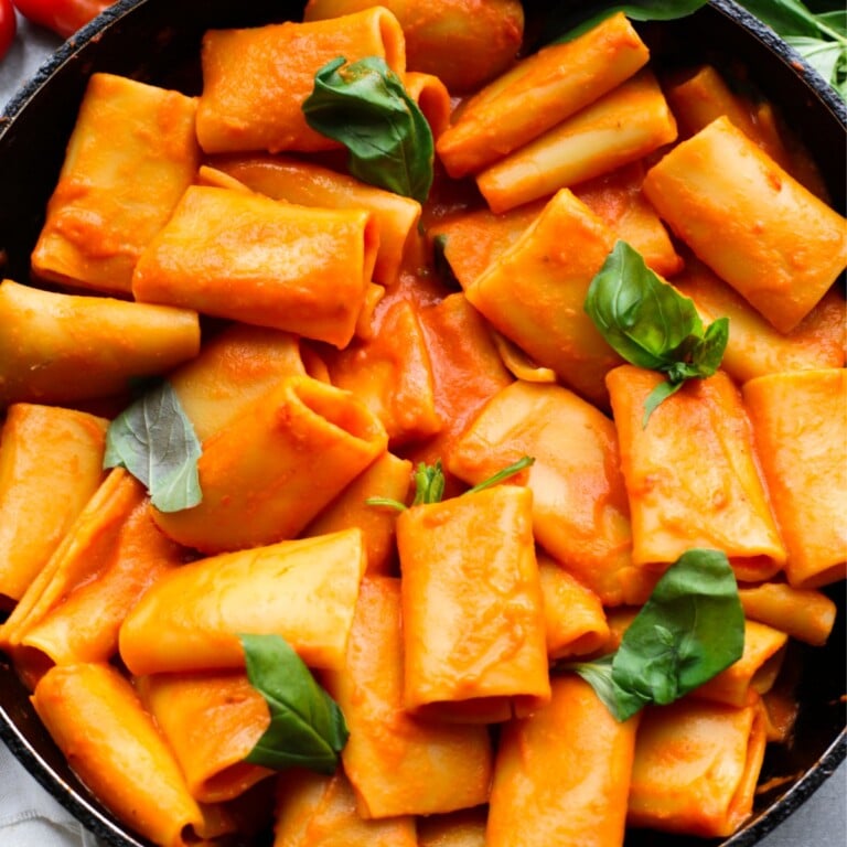 tomato paccheri vittorio pasta. (1)