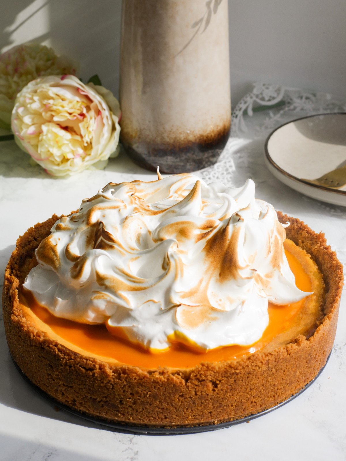 Mango meringue cheese cake.