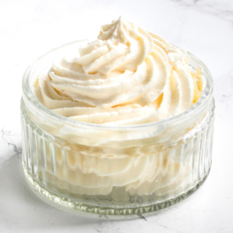 white choco buttercream.