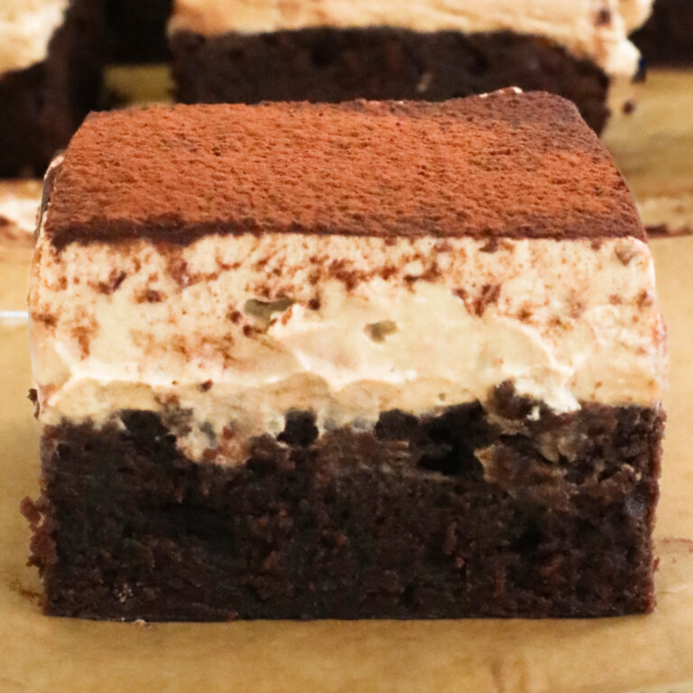 Chocolate coffee brownie, mascarpone cream and cocoa powder.