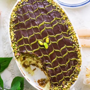 Dubais chocolate Tiramisu in a white dish.