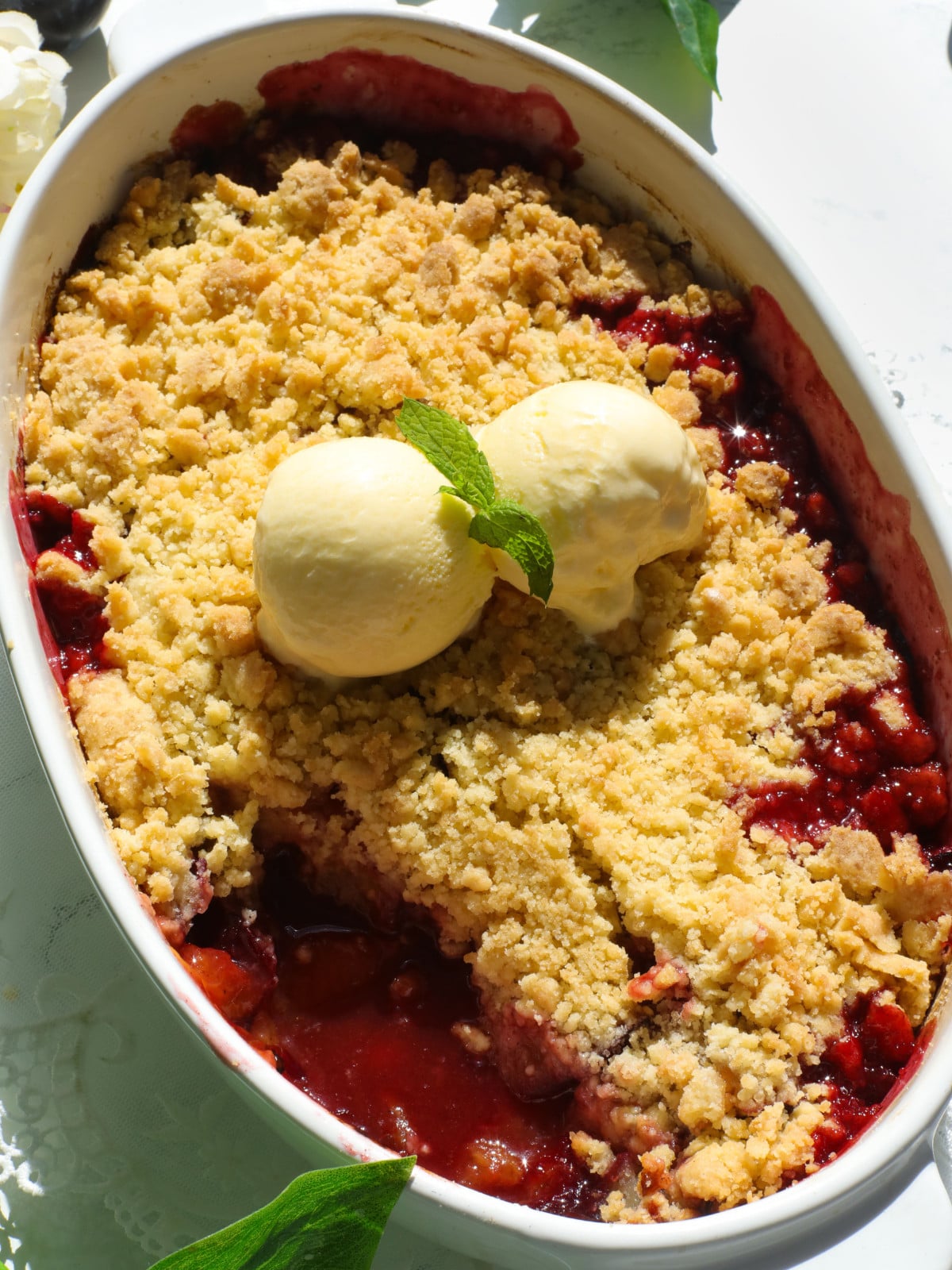 Plums crumble